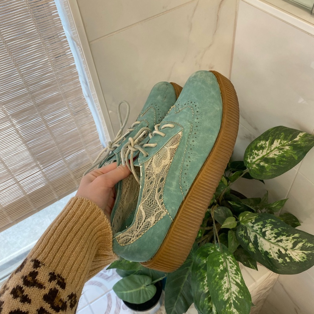 Blue suede and lace, platform Oxford shoes